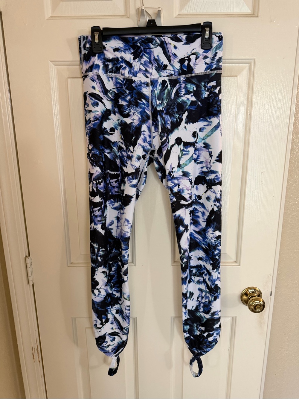 Fabletics Women’s Blue Abstract Print Active StirrupLeggings